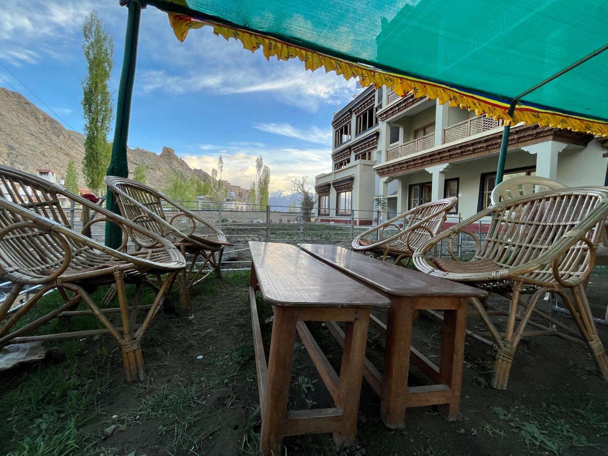 Hotel Chubi Sponbo Leh Zewnętrze zdjęcie