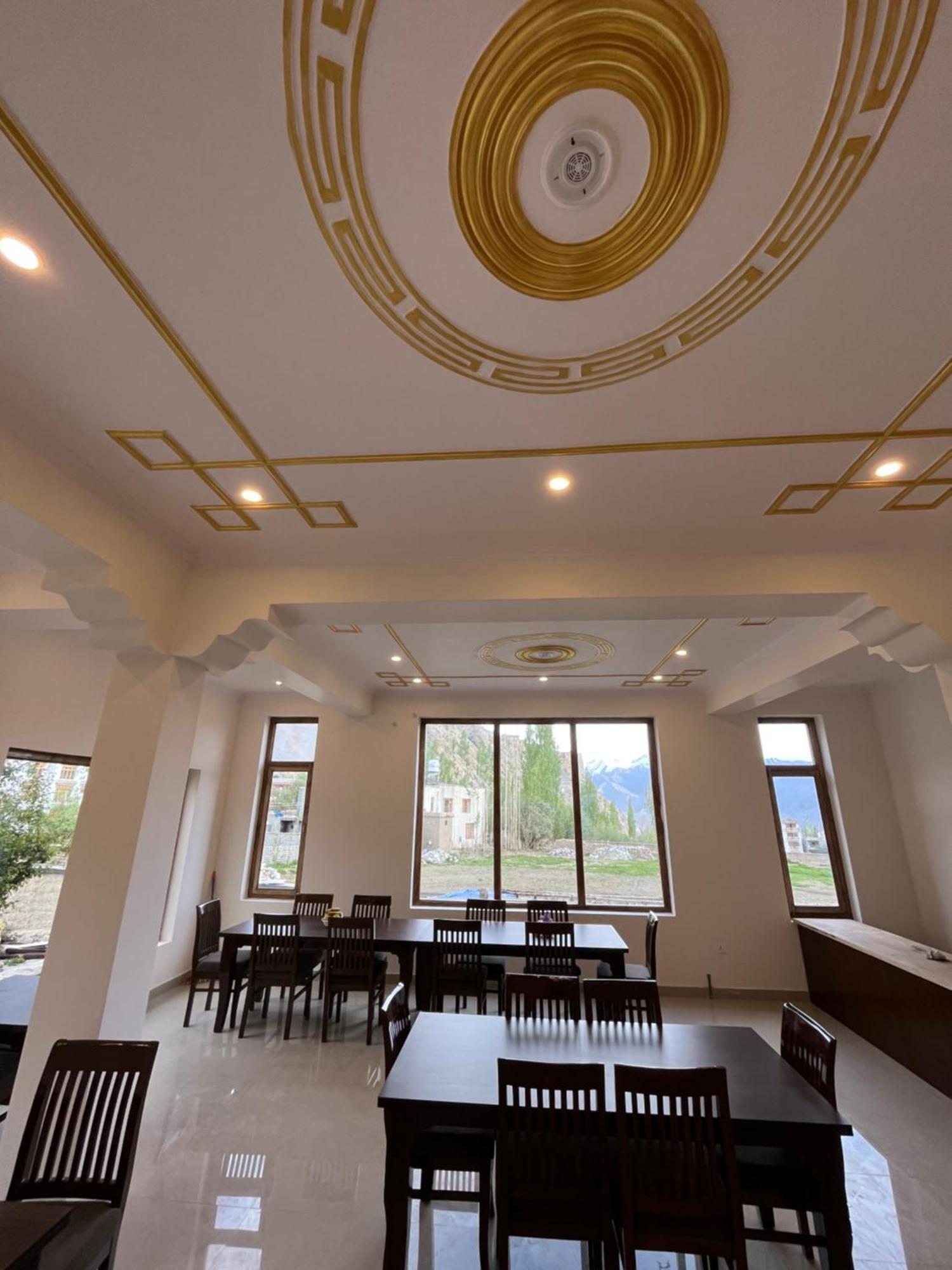 Hotel Chubi Sponbo Leh Zewnętrze zdjęcie